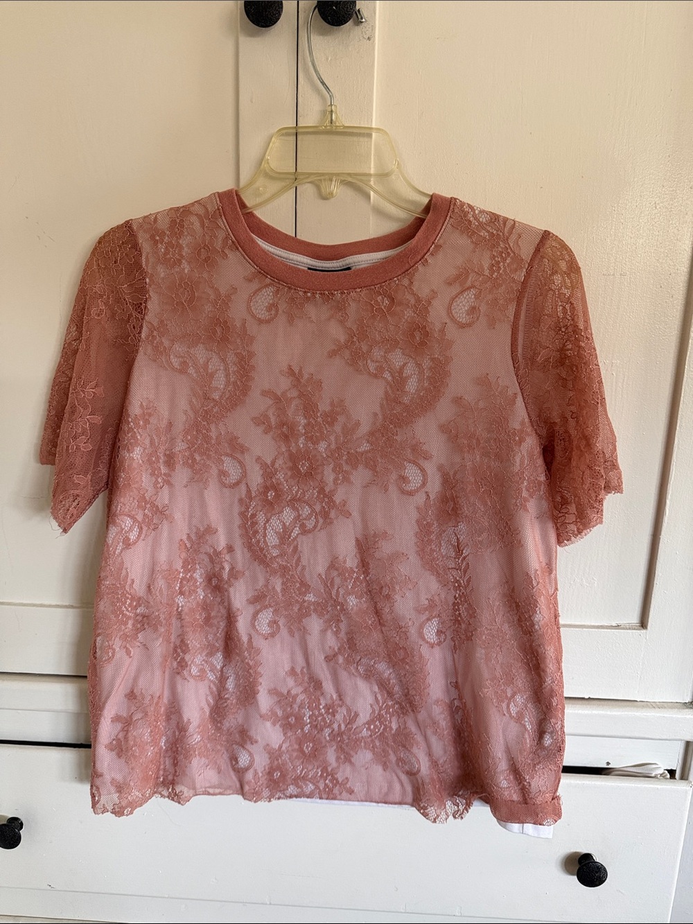 Delicate mauve Lace Short-Sleeve Top